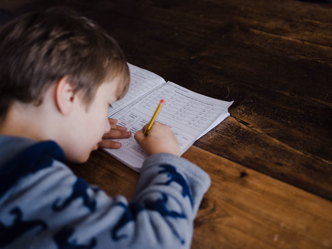 Çocuklara eğitim desteği